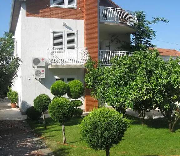 D.O.O. Yury Apartment